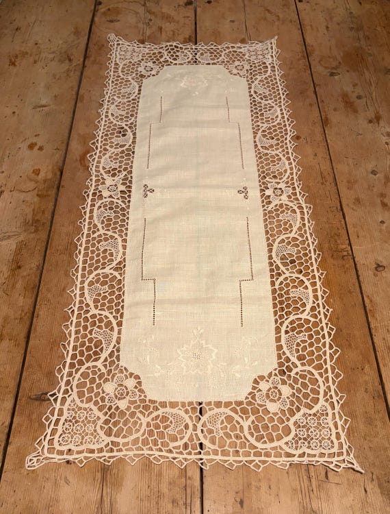 Vintage Beige Floral Table Runner With Lace Border: 2.6' Dresser Vintage Beige Floral Table Runner With Lace Border: 2.6' Dresser