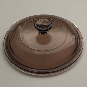Replacement Amber Visions Lid V 1 C Fits 1 Qt / 1L Pot Sauce Pot with Pour Spout and the .8 L Versa Pot Made by Pyrex/Corning 1990&#39;s