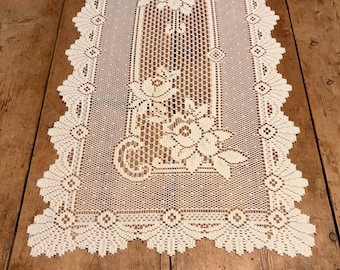 Vintage Lace Table Runner - Light Beige / Off White
