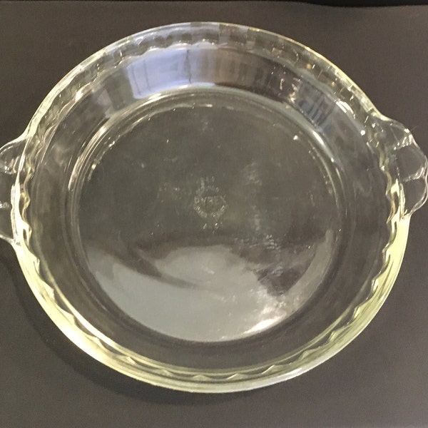 Cute Little 8 1/2" Vintage Pyrex Pie Baking Dish #228 A-31 Small  Fluted with Handles Pyrex Glass Baking Dish safe for microwave and Oven