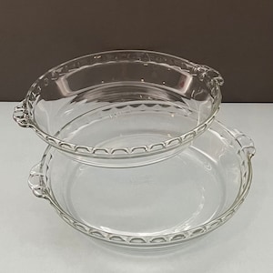 2 Vintage Pyrex Pie Plates Deep Dish 229 Scalloped Pie Baking Dish 9.5&quot; Clear Glass Fluted Pie Dish with Handles Made in the USA