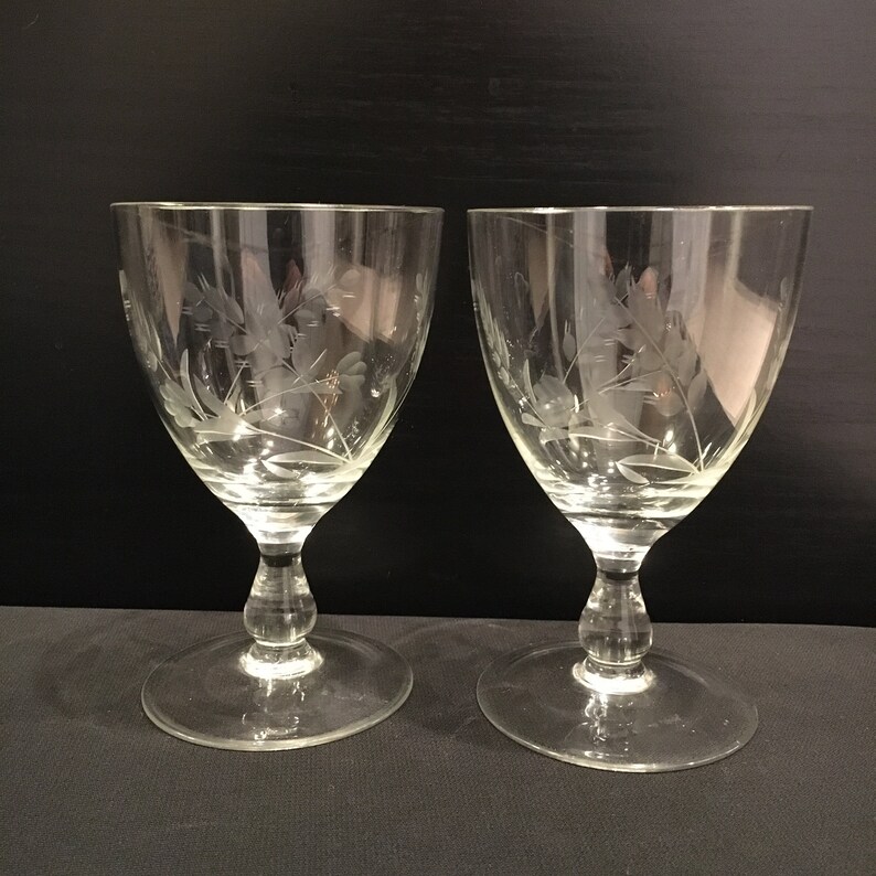Set of 2 Vintage Etched Glass Water Goblets or Wine Glasses 1960/'s Era Crystal Bar Ware Service for Two or Replacement Set
