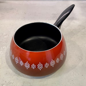 Vintage Le Creuset Sauce Pan in the Iconic Volcanic Orange 1970's Classic  Cookware. Size 20 With Lid. -  Norway