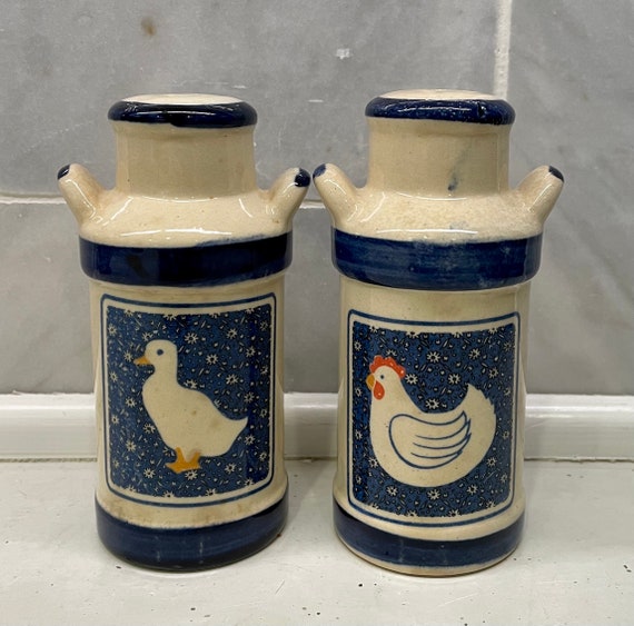 Vintage collectible 70s milk jug green grass salt & pepper shaker Thieco Retro 