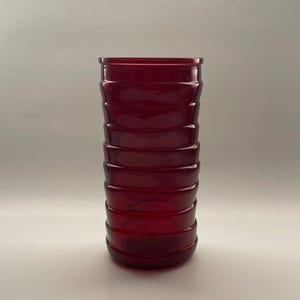Vintage Red Hoosier Glass Flower Vase with swirl Texture 8 1/2&quot; Tall x 4&quot; Wide