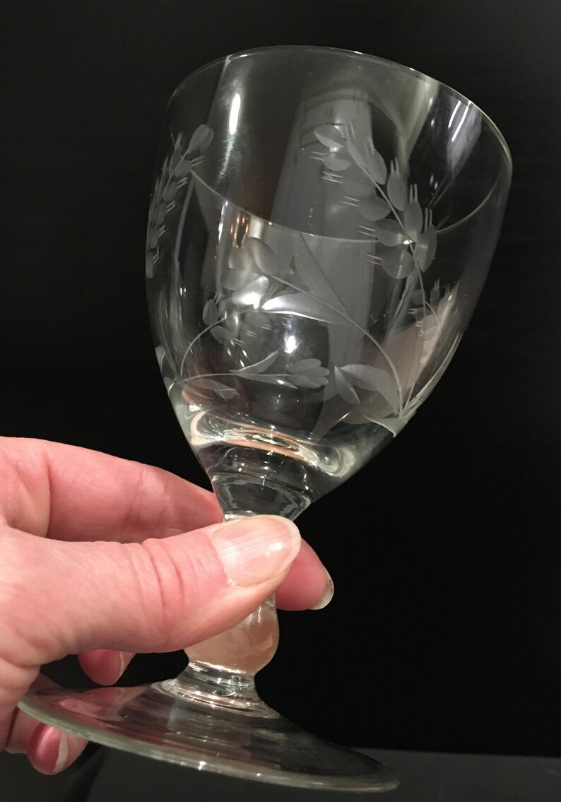 Set of 2 Vintage Etched Glass Water Goblets or Wine Glasses 1960/'s Era Crystal Bar Ware Service for Two or Replacement Set
