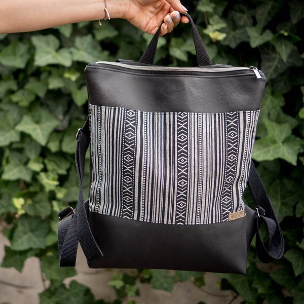 Schwarzer Kunstleder Rucksack im Ethno Boho Stil, Veganes Leder