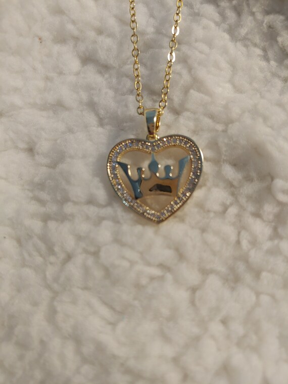 ゴールドハートネックレス with クラウン（長さ調節可能） ゴールドハートネックレス with クラウン（長さ調節可能） ゴールデン