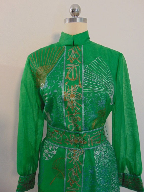 1960’s Alfred Shaheen green Asian motif shift dre… - image 4