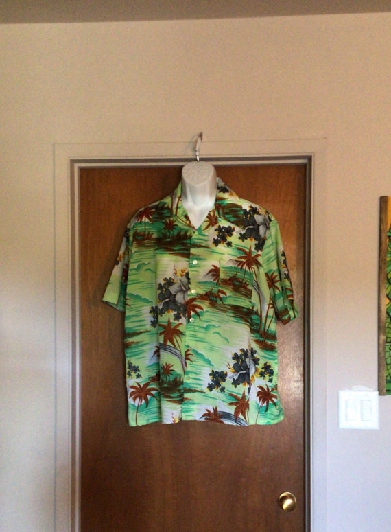 Vintage tiki Hawaiian shirt Barkcloth green with … - image 1
