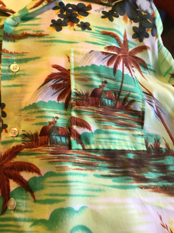 Vintage tiki Hawaiian shirt Barkcloth green with … - image 5