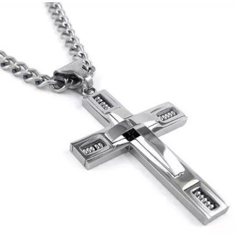Men/'s Cross Necklaces in Stainless Steel