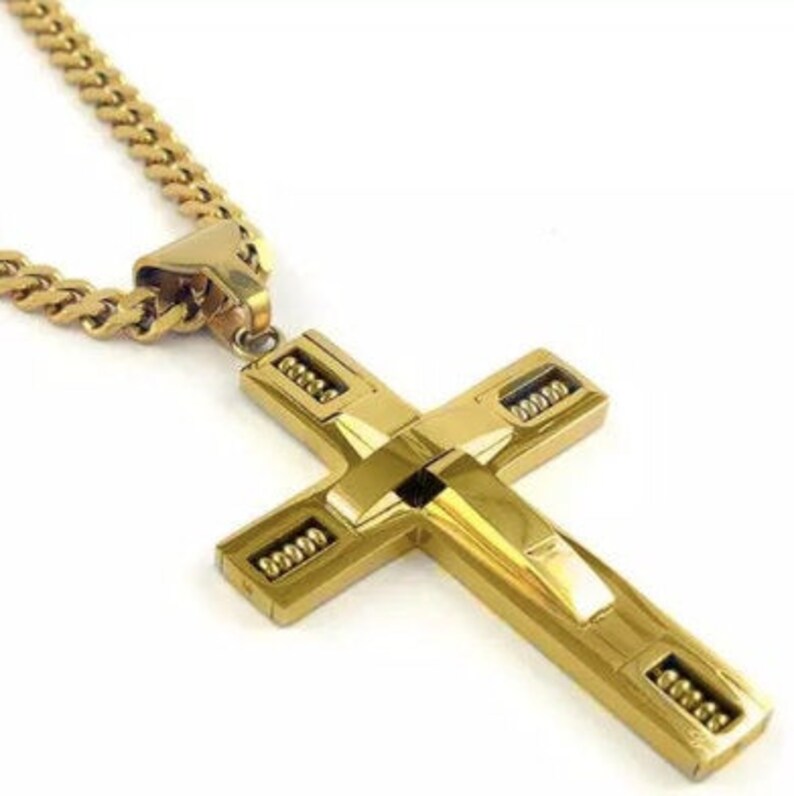Men/'s Cross Necklaces in Stainless Steel