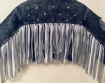 Cropped acid washed denim