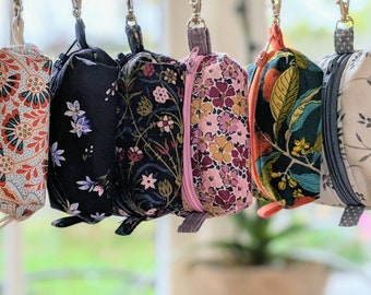 MINI POUCH / Estuche para cápsulas EAR / Monedero / Bolsa con cremallera / Soporte para cápsulas para orejas / Clip en llavero / Paseo de perros / Regalo / Regalo del Día de las Madres / Llavero