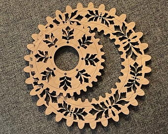 Circle looms (2), Floral Hindeloopen style pattern, 10 inch and 6 inch, can be a beautiful wall hanging, laser-engraved wood