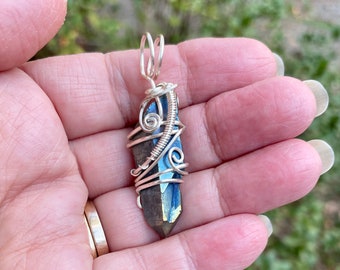 Metallic Shard wire wrapped pendant. Reversible. Small piece. Cord included.