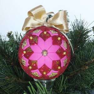 Hot Pink and Gold Star Quilted Fabric Ornament, No Sew Quilted Ornament, Rood Holidays, Tree Decor, Holiday Ornament, Christmas Ball, 3018