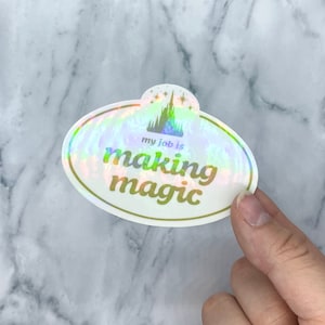 Mi trabajo es hacer pegatinas holográficas mágicas