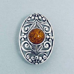 Genuine 925 Sterling Silver Cut Out Flower Pattern Oval Brooch With Amber Stone