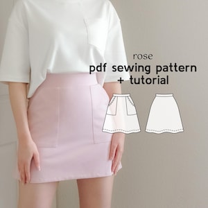 Può includere: Una donna indossa una maglietta bianca e una gonna rosa con una tasca. L'immagine include una sovrapposizione di testo che dice "rose pdf sewing pattern + tutorial".