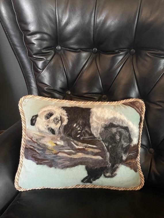 Adorable almohada de fieltro a mano del oso panda España
