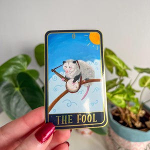 Sticker imperméable feuille d'or The Fool Possum Tarot Card