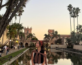 Diadema de flores de ganchillo