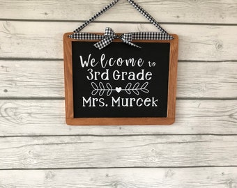 Chalkboard Teacher Sign, Custom Classroom Welcome, School Grade Level door hanger