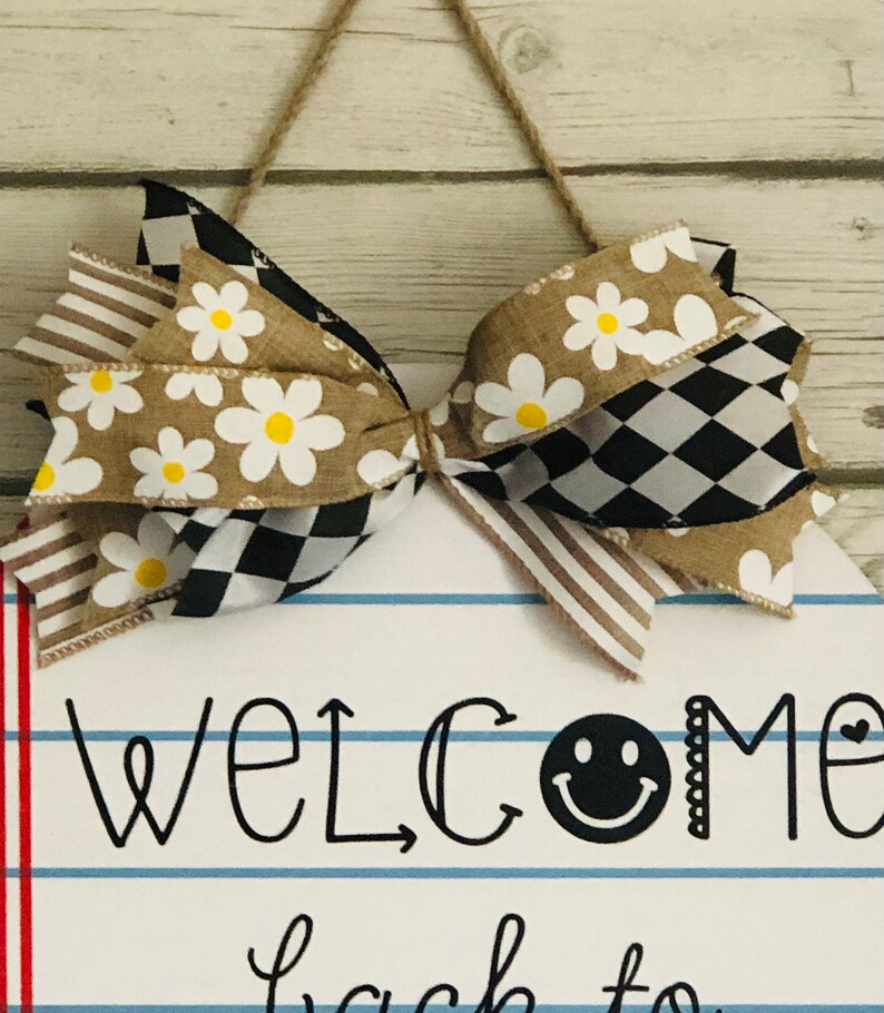 Classroom Door Hanger, Round Teacher Sign, Notebook Paper Door Hanger ...