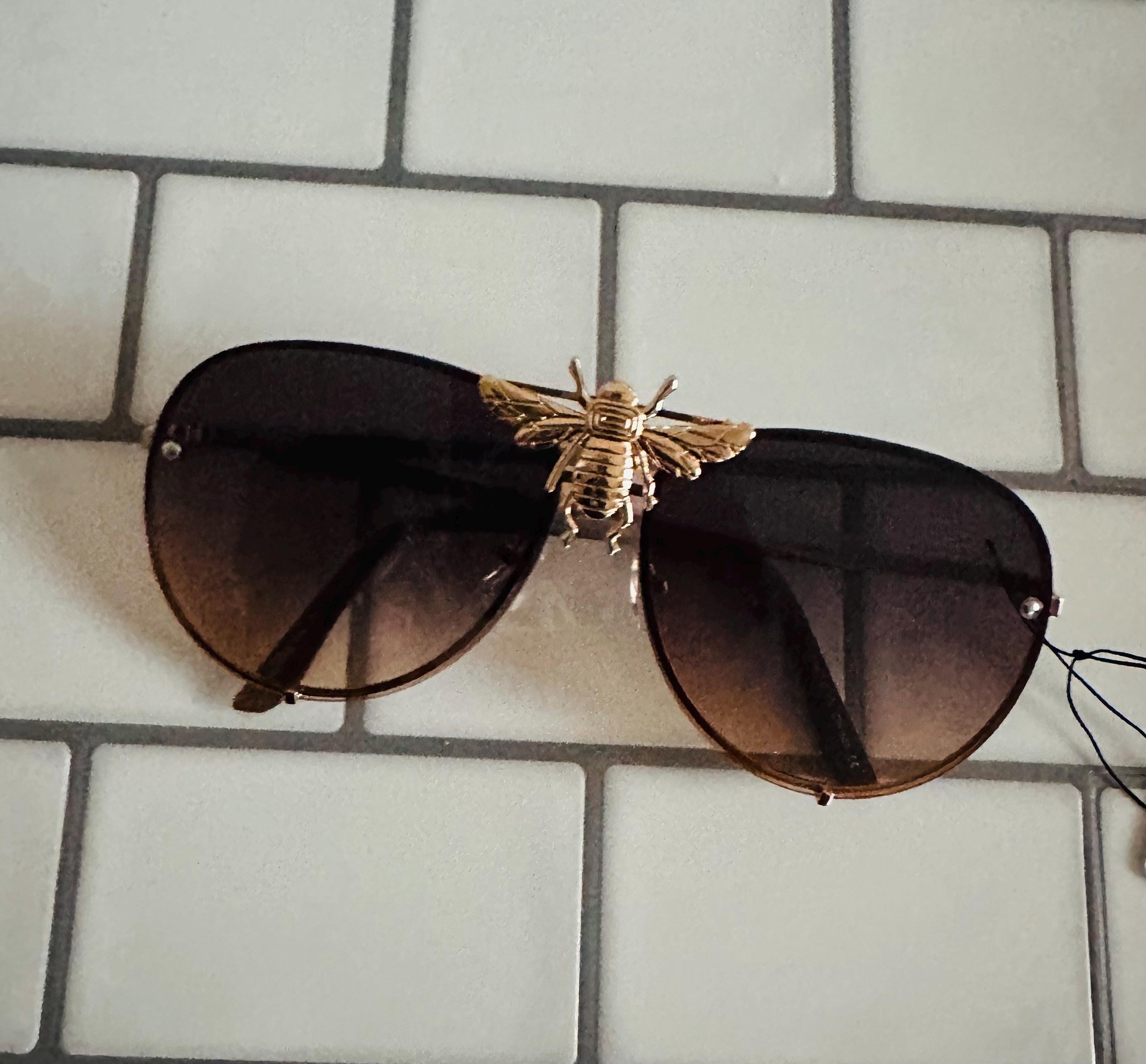 Gold Bee Accents Sunglasses I main image 2