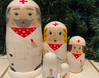 Russian Nesting Dolls Doctors 5 pieces! Beautiful set for a Gift