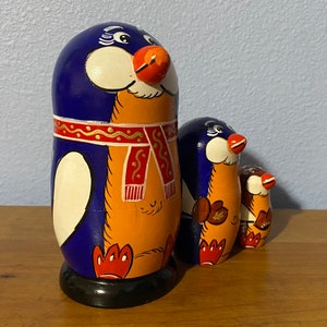 Russian Nesting Dolls Penguins 3 pieces image 2