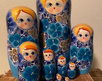 Russian Nesting Dolls Beautiful Girls Blue Color! 10 pieces