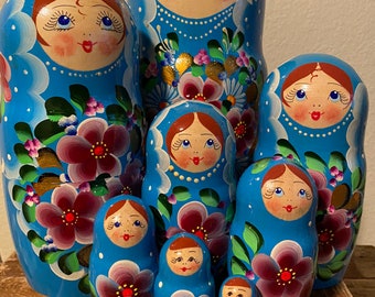 Russian Nesting Dolls Beautiful Girls with Flowers! 10 pieces