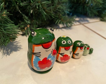 Russian Nesting Dolls Frogs!! 5 pcs Miniature Set Beautiful Gift!