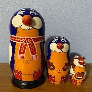 Russian Nesting Dolls Penguins 3 pieces image 1