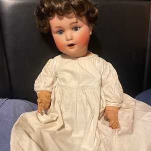 vintage, antique 1910(?)  Schuetzmeister&Quendt  201 S Q doll, marked. Germany