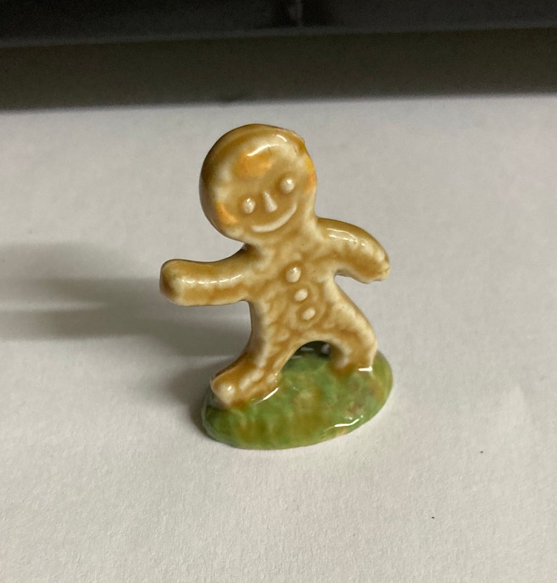 Vintage Wade Red Rose Tea Canadian Series Figurine Miniature Porcelain