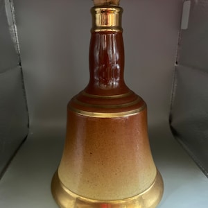 botella de cerámica vacía de whisky royal doulton bell de porcelana vintage sin tapa, con tapón de corcho, hecha en Inglaterra