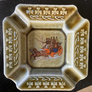 Wade irish miniature ashtray,marked Wade,made in ireland, irish porcelain,with hand painted picture of irish jaunting car/cart with horses