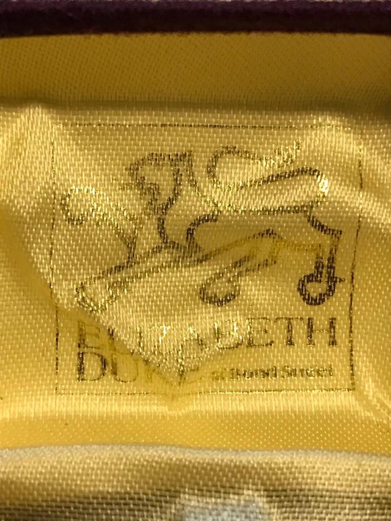 Solid silver garnet set ring.  marked 925, Thaila… - image 9