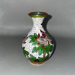Antique Chinese oriental asian cloisonné miniature vase,enamelled on brass, white colour and pink flowers decorations, blue inside
