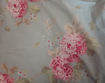 Simply Shabby Chic Rachel Ashwell Target Belle Hydrangea Custom Duvet + Two King Pillow Shams Size 104" X 73" (altered to fit a futon Couch)