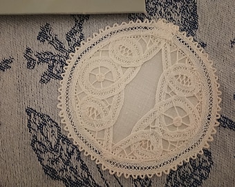 3.5'' vintage doilies coasters crochet lace elegant detailed French-look cottage farmhouse