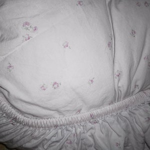 simply shabby chic rachel ashwell made in bahrain twin bed flat sheet fitted standard pillowcase pink purple flowers floral Cotton image 3