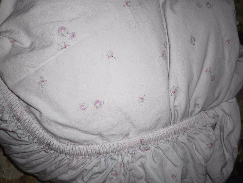 simply shabby chic rachel ashwell made in bahrain twin bed flat sheet fitted standard pillowcase pink purple flowers floral Cotton image 3