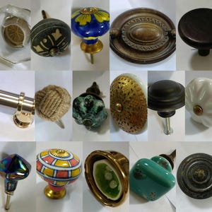 Puede incluir: Una colección de quince pomos para armarios y tiradores de cajón variados que presentan diversos materiales como vidrio, cerámica, metal y cuerda. El surtido incluye formas redondas, cuadradas y ornamentadas con acabados desde latón pulido hasta negro mate.