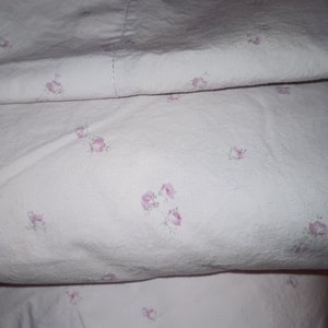 simply shabby chic rachel ashwell made in bahrain twin bed flat sheet fitted standard pillowcase pink purple flowers floral Cotton image 1