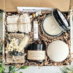 Natural Handmade Spa Gift Box Set - Shea Butter Soap / Dried Flower Bouquet  / Self Care Stress Relief / Birthday / Gift for her